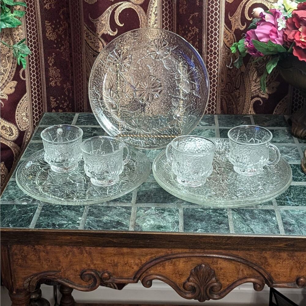 4 Vintage Anchor Hocking Rain Flower Mid Century Glass Snack Set Plates & Cups